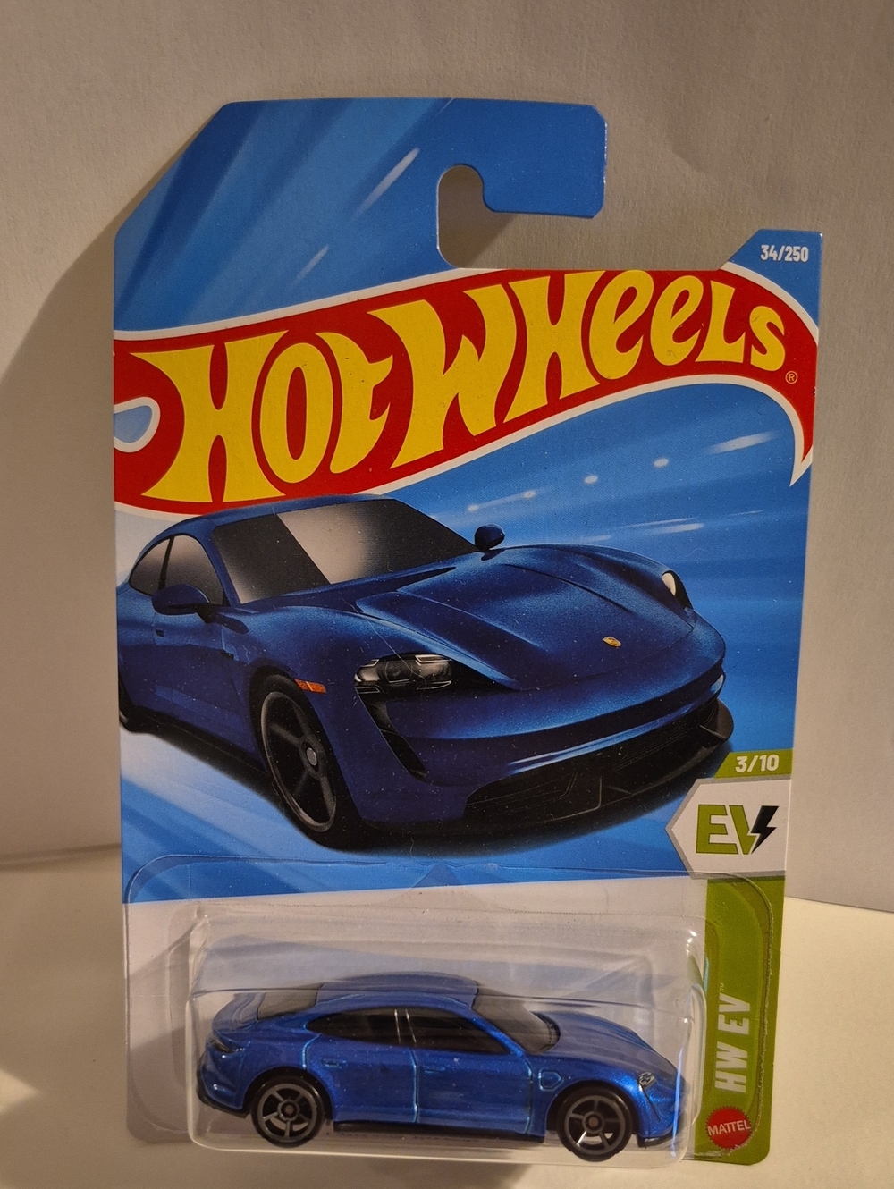d10 hot wheels porsche taycan turbo s with shipping protecter